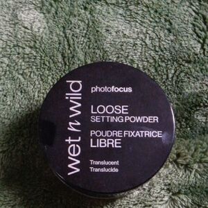 Brand New Wet n Wild PhotoFocus Loose Setting Powder - Translucent
